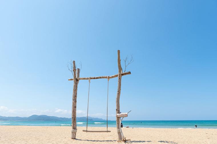 夕日ヶ浦海岸 ブランコ