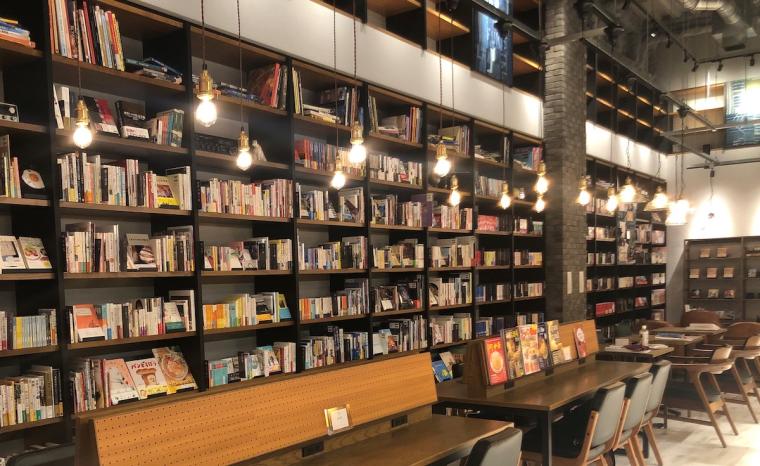 ブックス＆カフェ　ランプライトブックス福岡