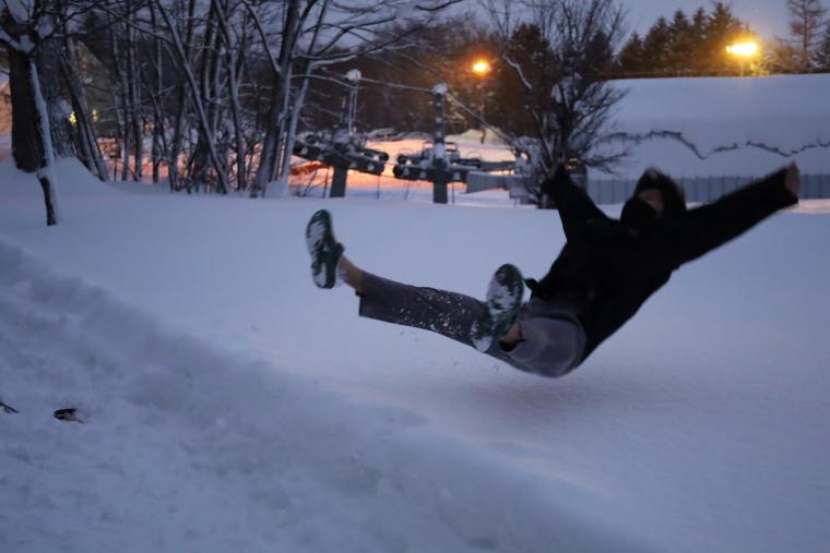 新富良野プリンスホテル　屋外プライベートテントサウナ　暖団村　新雪