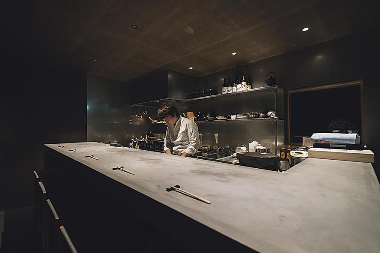 船場裏路地「だし処 船場山本」