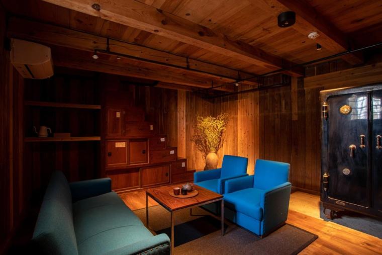 ＮＩＰＰＯＮＩＡ　白鷹　源内邸