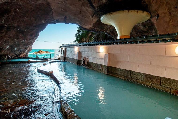 洞窟温泉 忘帰洞