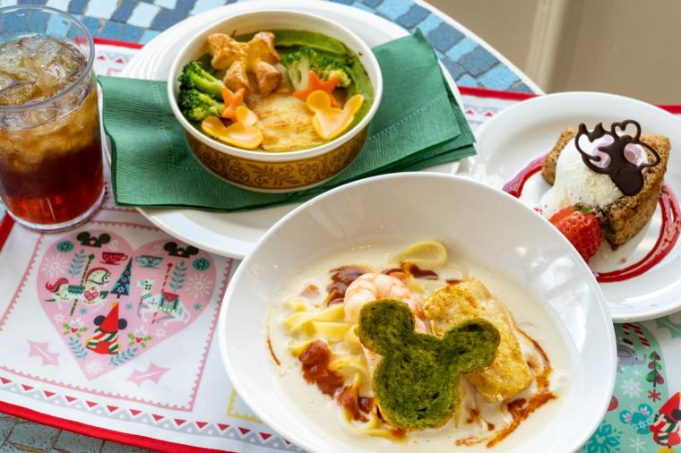 東京ディズニーリゾート　クリスマス　パレード ランチは「プラザパビリオン・レストラン」のスペシャルセットを味わおう