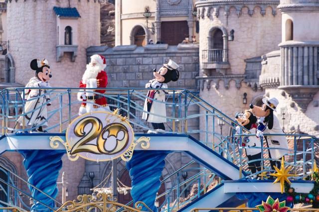 東京ディズニーリゾート　クリスマス　パレード