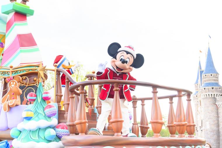 東京ディズニーリゾート　クリスマス　パレード