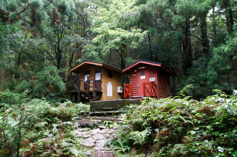 屋久島 縄文杉トレッキング バイオトイレ