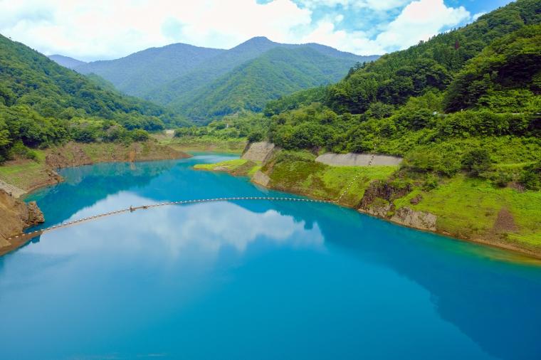奥四万湖（四万川ダム）