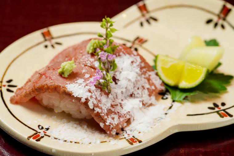 黒毛和牛の炙り寿司