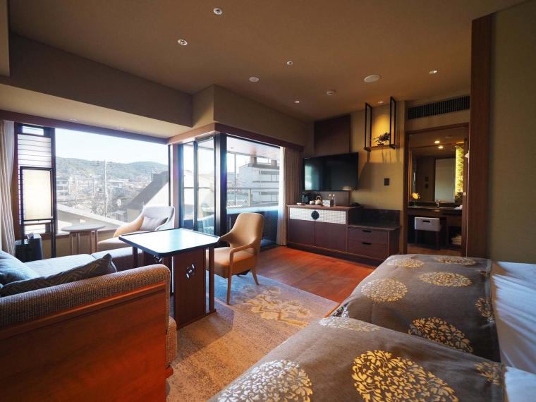 「別邸　鴨川」デラックスツイン。全室、客室露天風呂付き