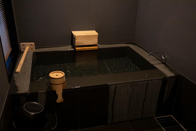 BOSCAGE Kariya　BOSCAGE森タイプ客室　1階温泉