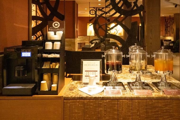 「北天の丘」メインラウンジ