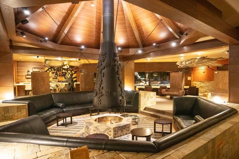 「北天の丘」メインラウンジ