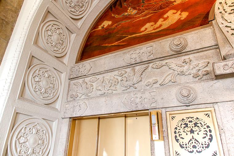 「ホテルニューグランド」大階段