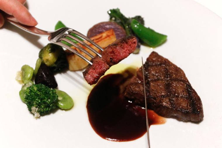 黒毛和牛のグリル マデラソース