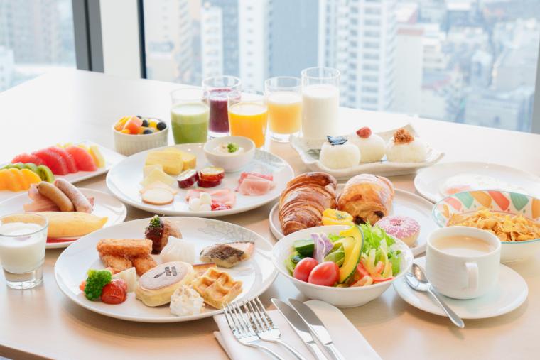 ブッフェスタイルの朝食