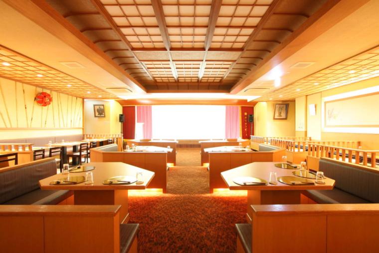 「味と踊りの竜宮城うらしま」店内