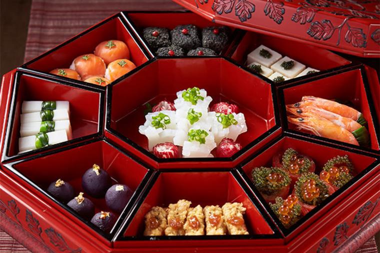 琉球宮廷料理の代表的な器「東道盆」