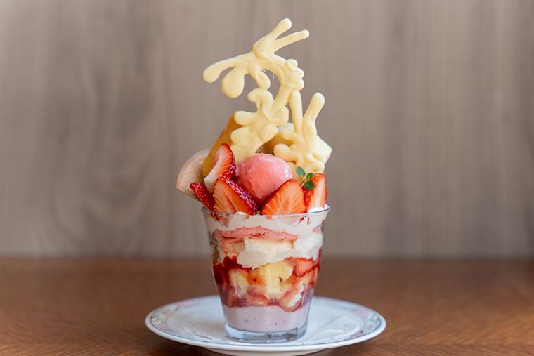 「ローズホテル横浜」ドラゴンパフェ