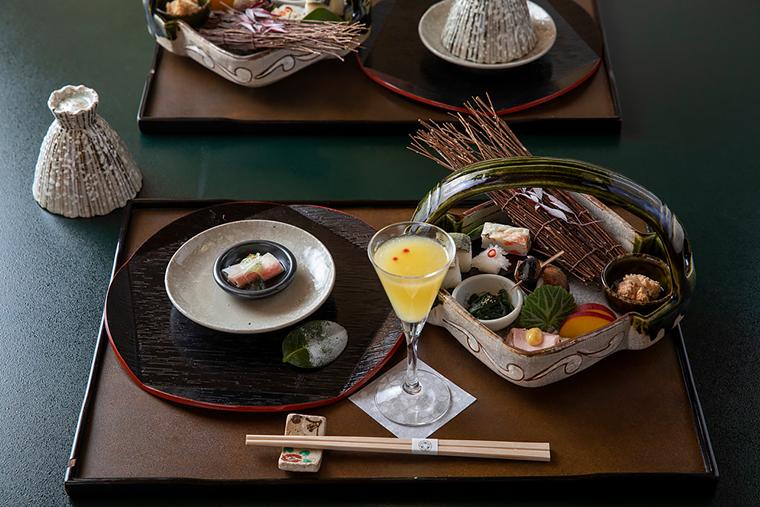 海石榴つばき　部屋食　食前酒・八寸