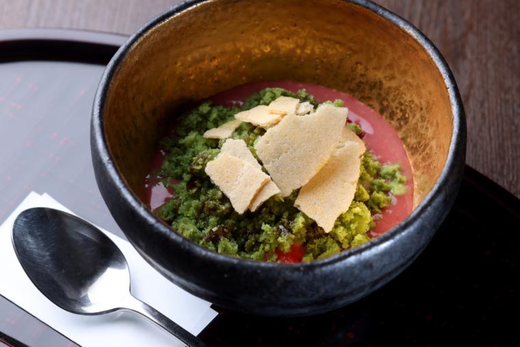 水菓子のいちご汁粉仕立て