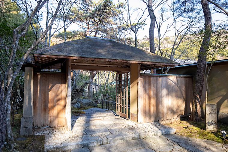 「雲仙温泉 旅亭 半水盧」専用門