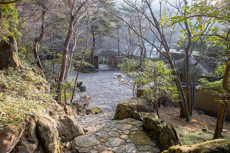 「雲仙温泉 旅亭 半水盧」朝散歩