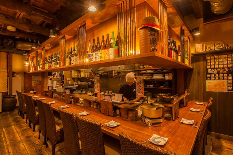 獅魂 中新地店の店内