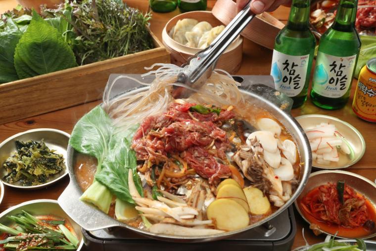 看板メニューの「ヒョンチャンプルコギ」