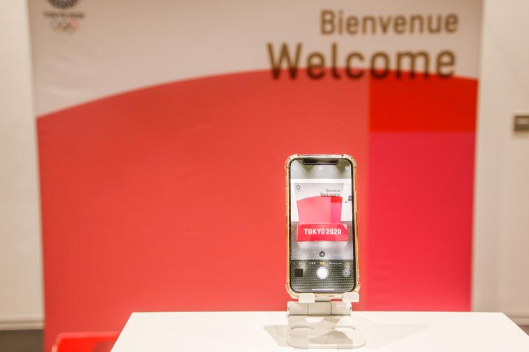 記念撮影用のスマホスタンド