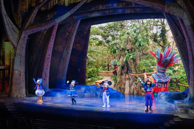 「東京ディズニーシー20周年 “シャイニング・ウィズ・ユー”」で20年間のプログラムを振り返る