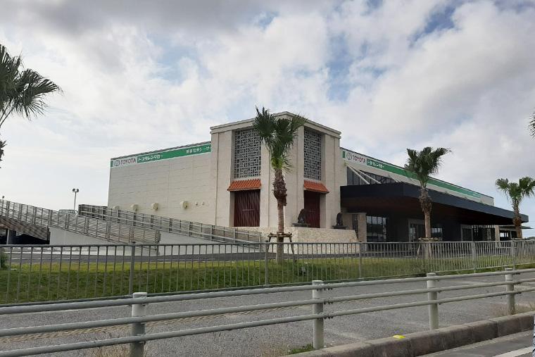 トヨタレンタカー那覇空港シーサイド店