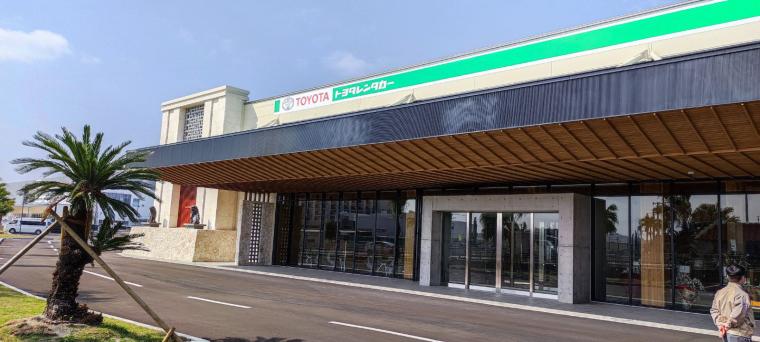 トヨタレンタカー那覇空港シーサイド店