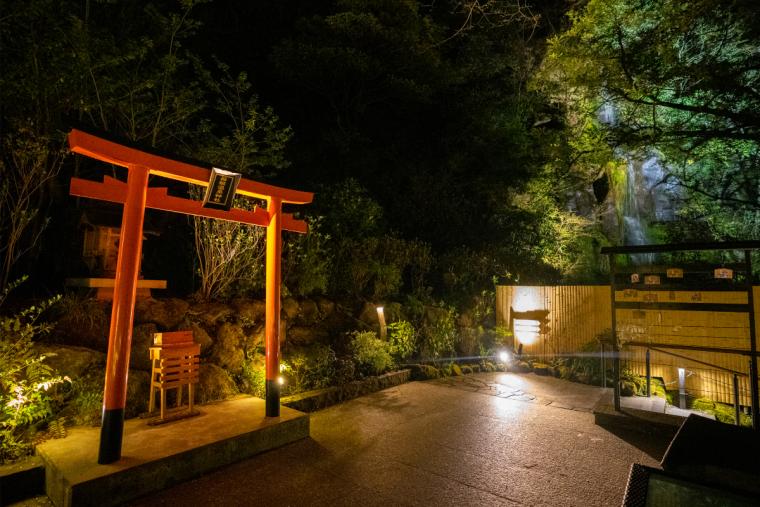 箱根温泉神社の鳥居
