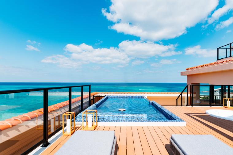 TERRACE POOL SUITE（テラスプールスイート）のテラスに完備されたインフィニティプール