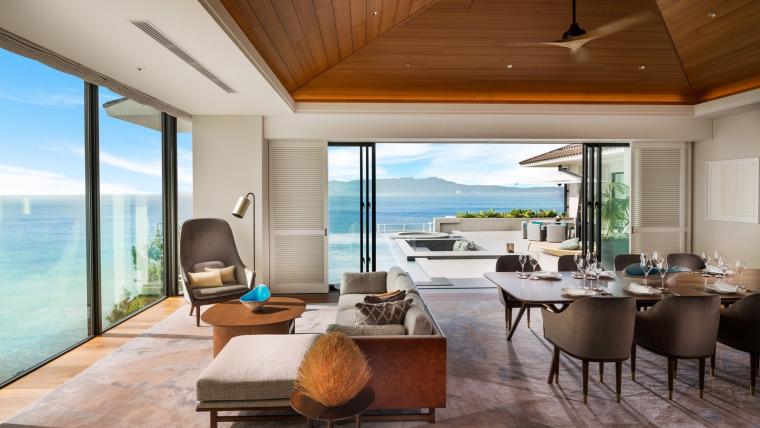 プライベートプールやジェットバスなどをテラスに備えた「オーキッドスイート」