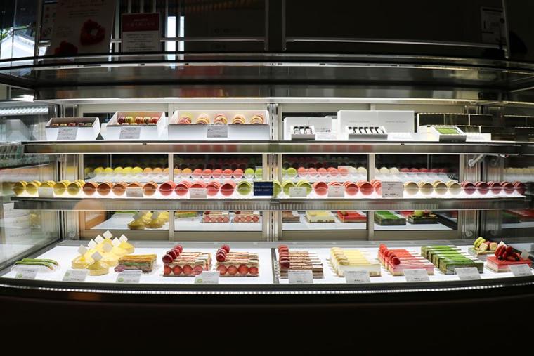 1階「サダハル・アオキ・パリ 烏丸御池店」