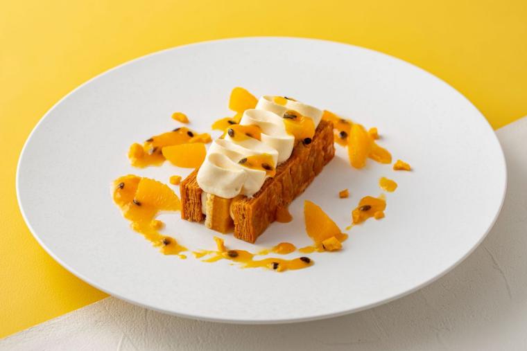   ハイアット リージェンシー 東京ベイ　ピエール・エルメ・パリ　コラボ　ミルフィユ サティーヌ ア ラ ミニュット