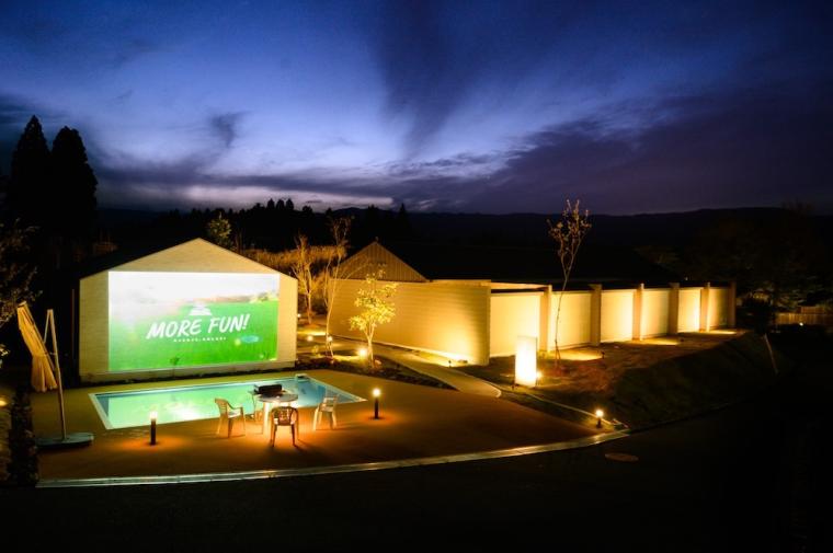 コスギリゾート　湯ら癒ら はなれ　野外シアター