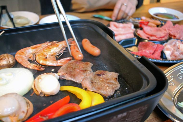 森を抜ける爽やかな風を感じながらいただくBBQは格別