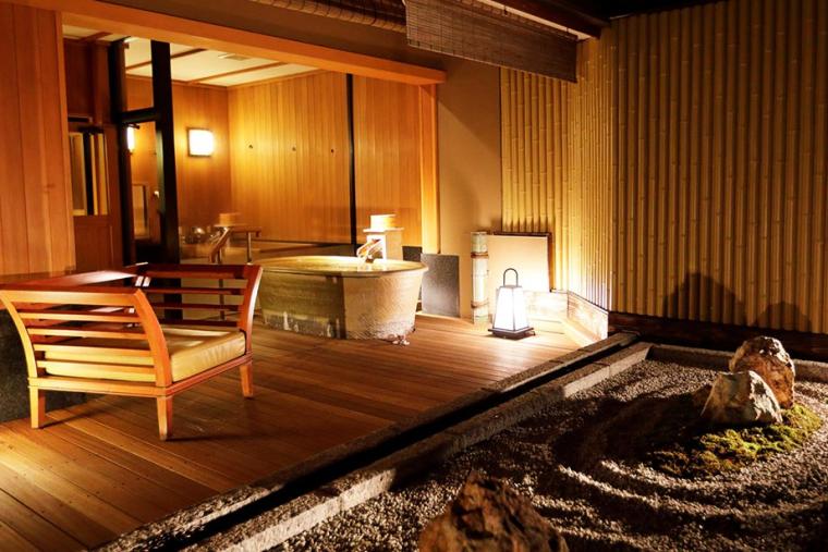 箱根湯本温泉　ホテル南風荘