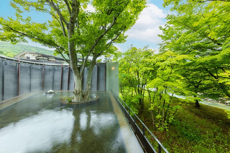 星野リゾート 奥入瀬渓流ホテル 露天風呂