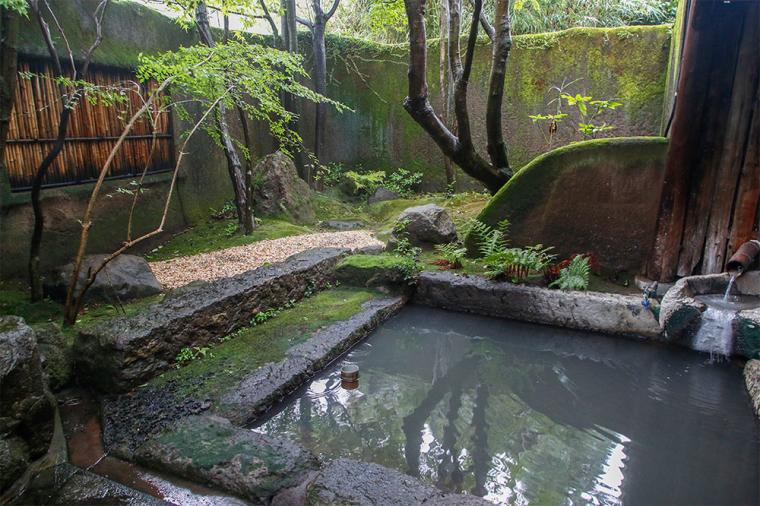 霧島温泉 摘み草の宿こまつ（貸切露天風呂）