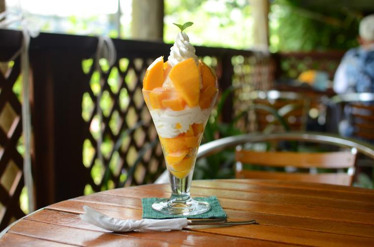 マンゴーパフェ