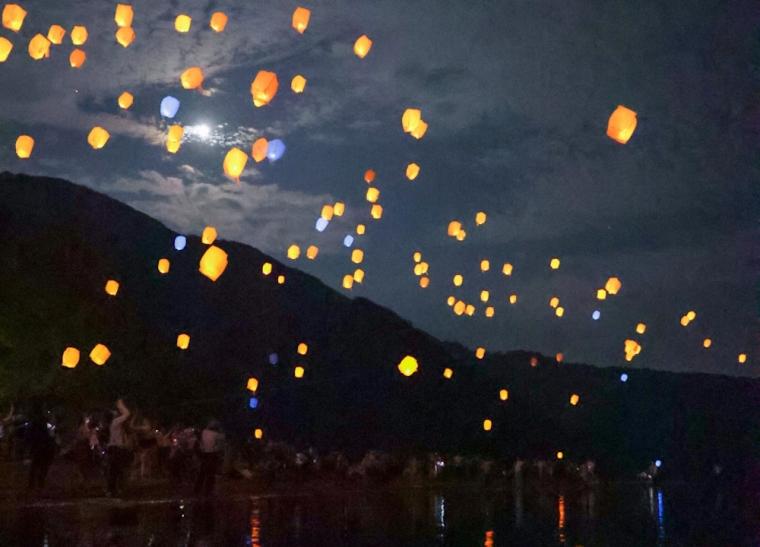 十和田湖スカイランタン