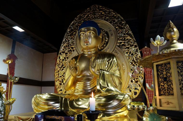 釈迦如来坐像
