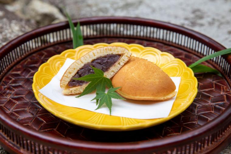 あけぼのカフェのどら焼き