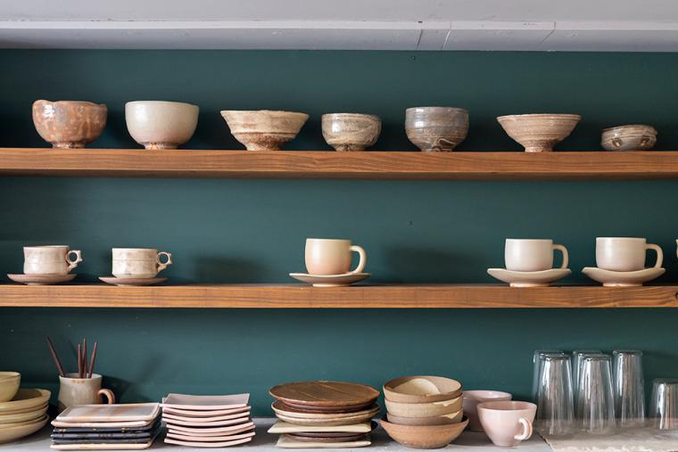 地元作家の萩焼