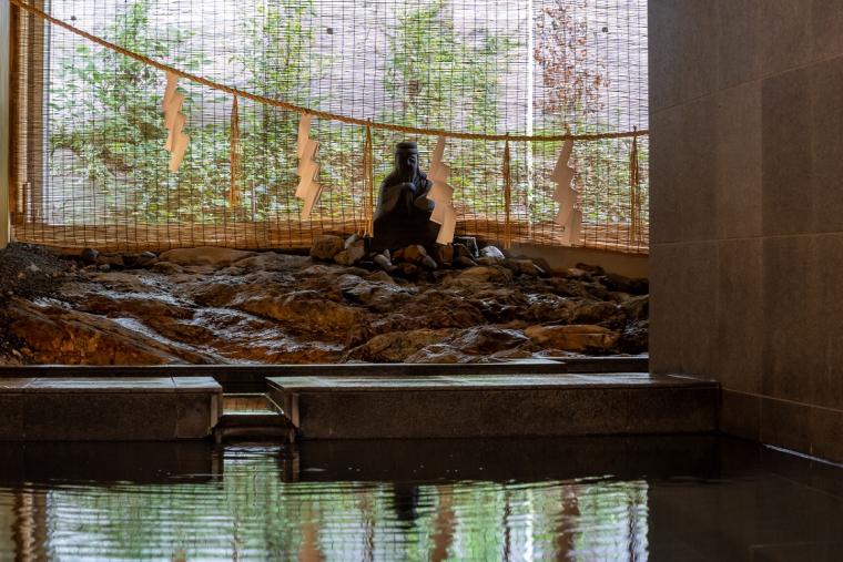 しめ縄の奥に鎮座する住吉大明神さま