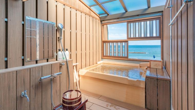 河津浜を一望できる露天風呂