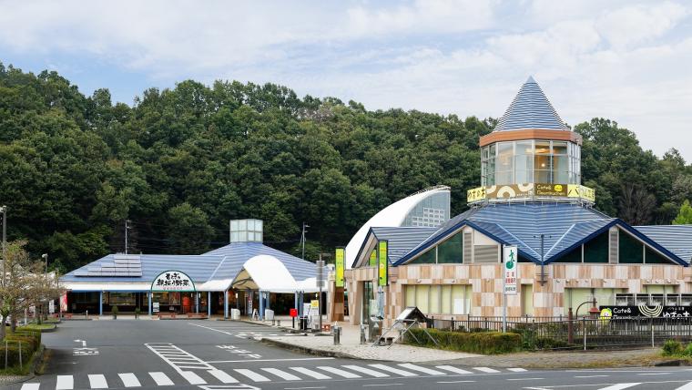全国の泊まれる【道の駅】15選！地元のグルメ、名産品、温泉がすぐそばに。